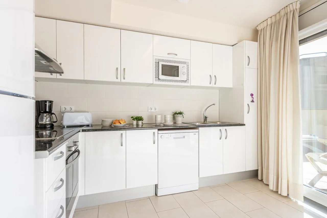 Apart-Rent Apartamento Francesc Macià Ático Roses Appartement