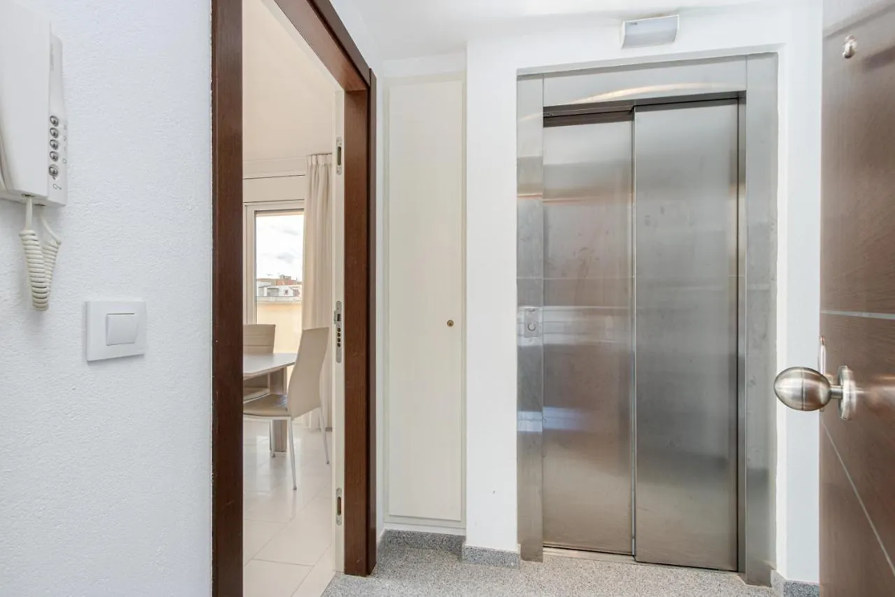 Apart-Rent Apartamento Francesc Macià Ático Roses 0*,  Espagne